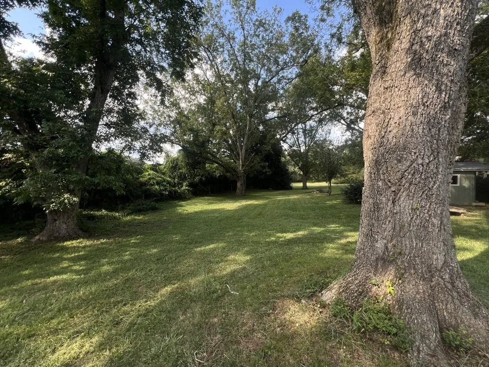 Professional garden landscaping experts serving Covington, GA - Rough Cut Lawn