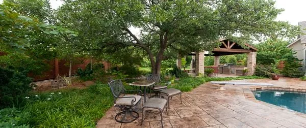 Affordable landscaping services in Dallas, TX by Roundtree Landscaping