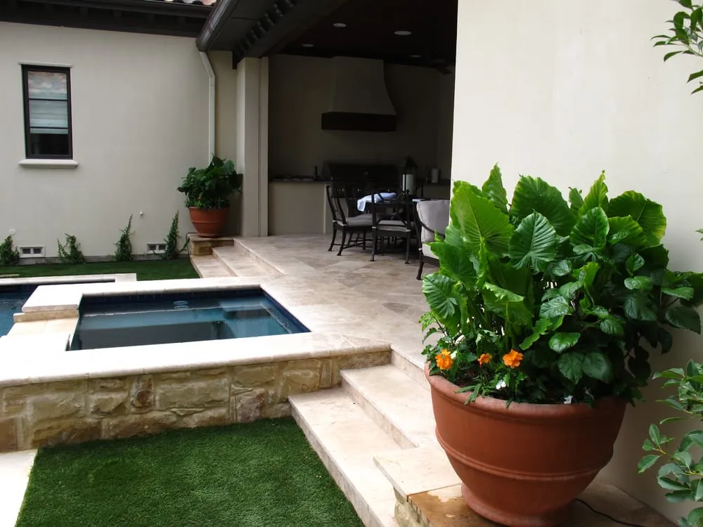 Reliable yard cleanup service experts serving Dallas, TX - Roundtree Landscaping