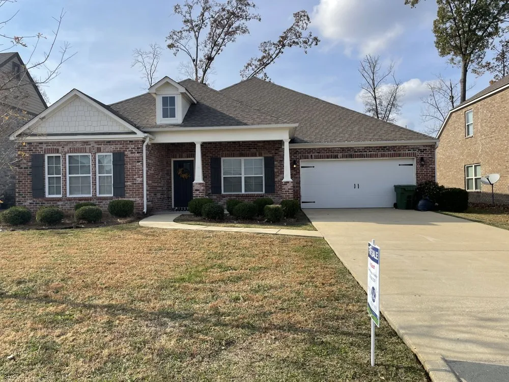 Top-rated lawn care service in Montgomery, AL - Roundtree Lawncare and Pressure Washing