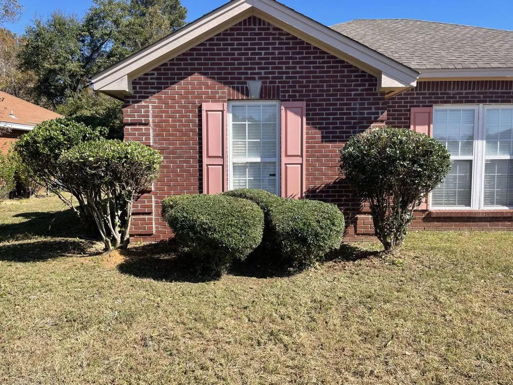 Custom lawn care service in Montgomery, AL by Roundtree Lawncare and Pressure Washing