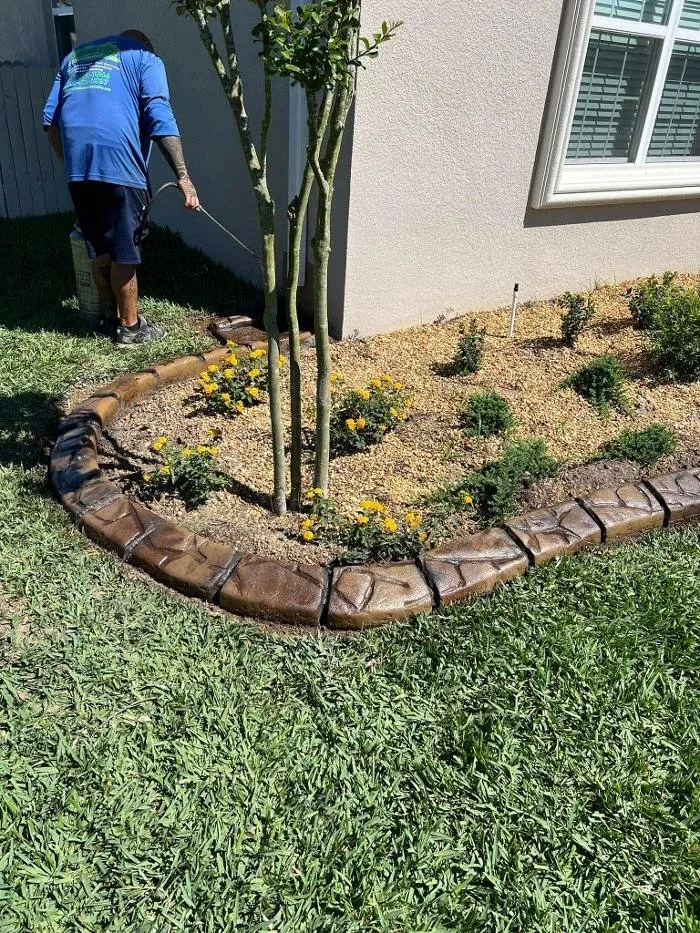 Custom yard maintenance for homes in Winter Haven, FL by Rountree's Lawn Maintenance