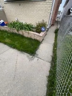 Expert garden landscaping in Oak Lawn, IL by Route 81 Landscaping