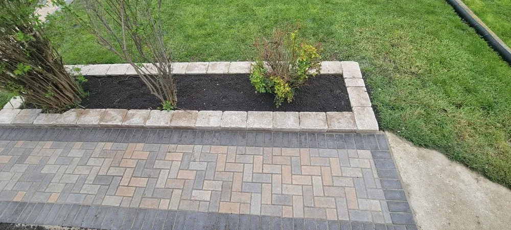 Affordable garden landscaping for beautiful yards across Oak Lawn, IL - Route 81 Landscaping