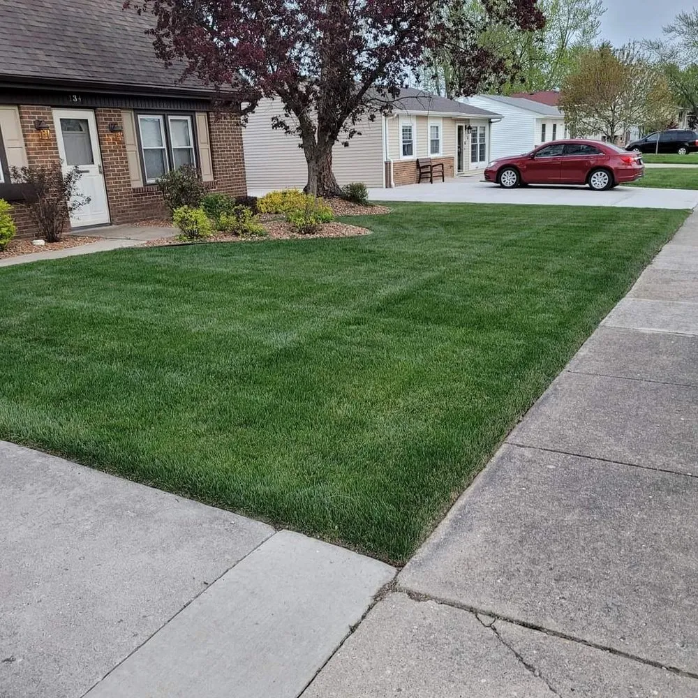 Affordable garden landscaping in Yorkville, IL by Rovak Turf