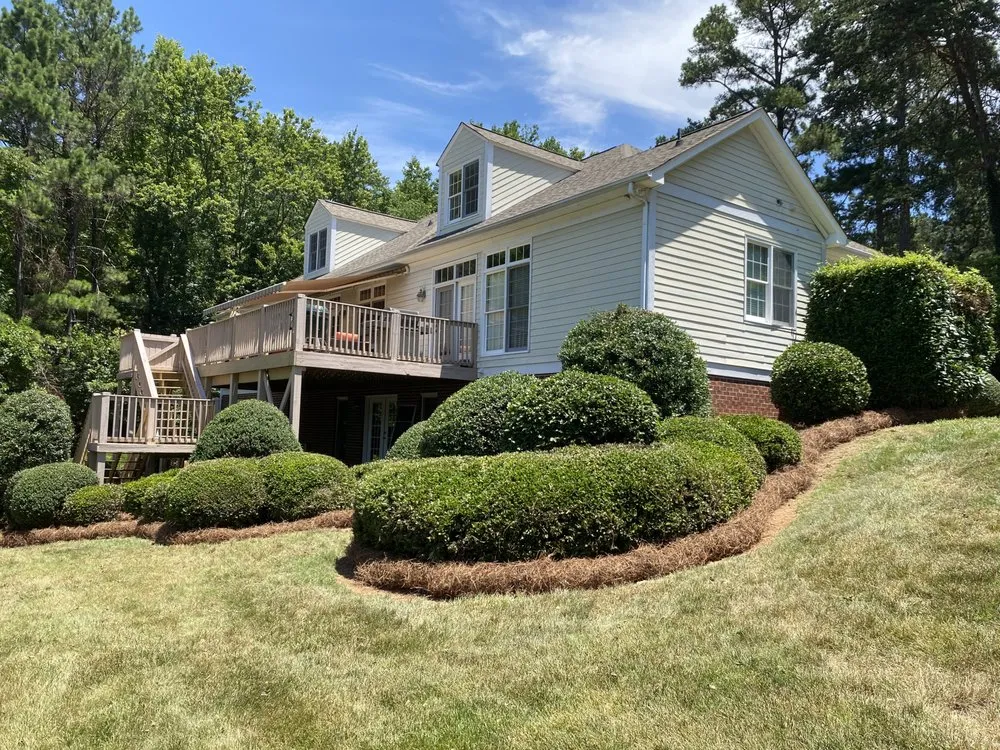 Professional landscaping services experts serving Mooresville, NC - Rowan-Iredell Landscaping