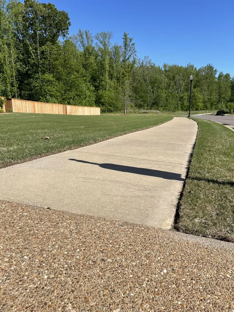 Professional residential landscaping experts serving Memphis, TN - Rowe lawncare