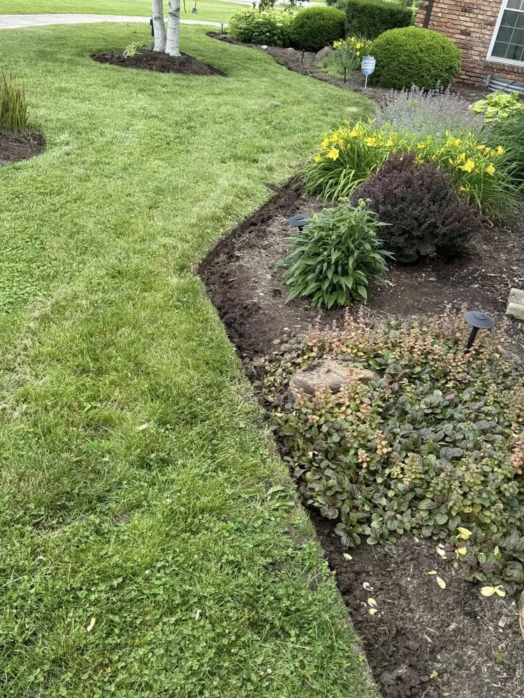 Local lawn care service in Washington Court House, OH by Rowe's Lawncare