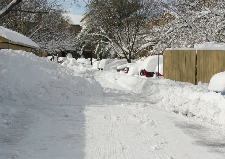 Local lawn mowing service for year-round maintenance across Roxbury, CT - Roxbury Landscaping