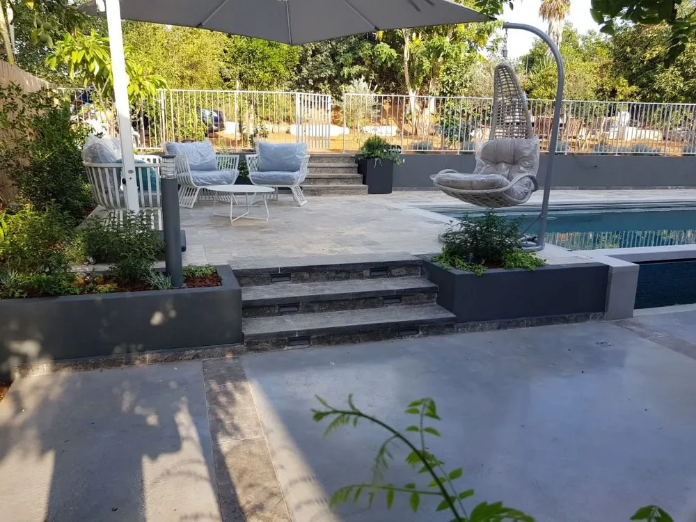 Trusted lawn care service in Glendale, CA - Roy Altaras Landscape Design and Build