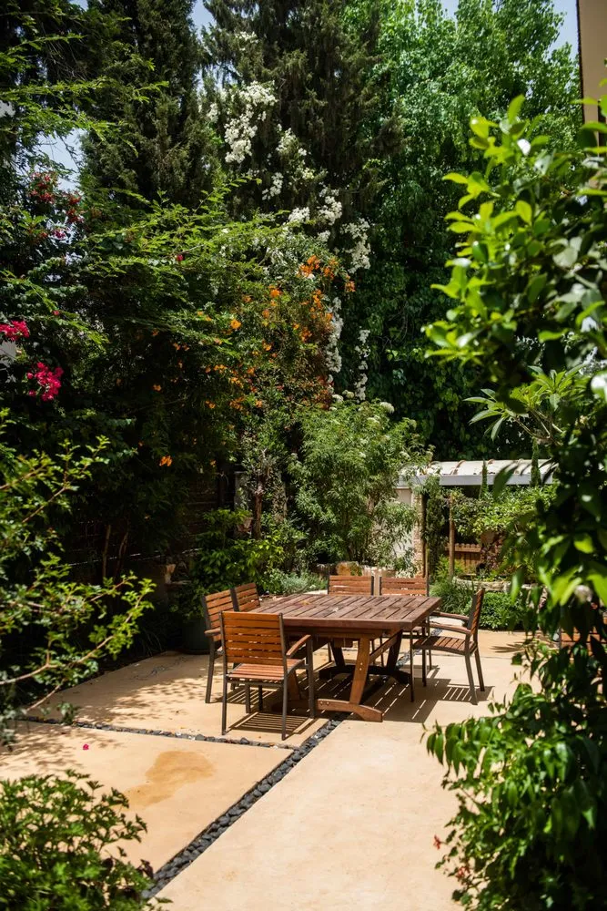 Trusted landscape installation for residential properties across Glendale, CA - Roy Altaras Landscape Design and Build