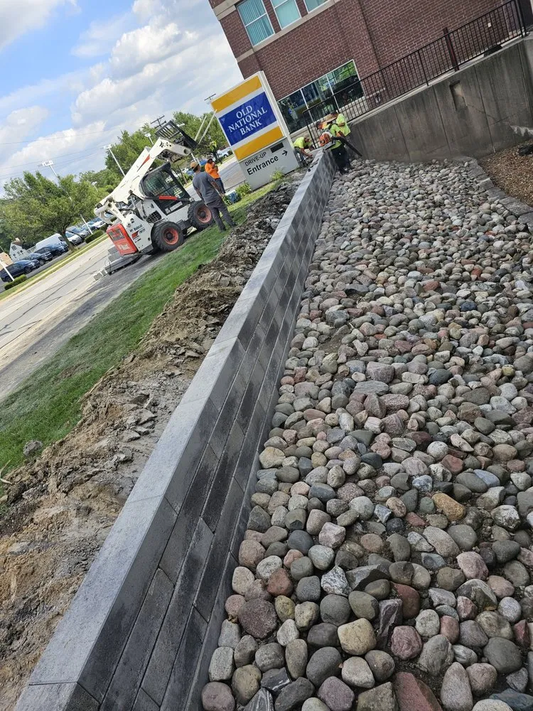 Top-rated yard cleanup service for year-round maintenance in Crestwood, IL by Roy Erikson