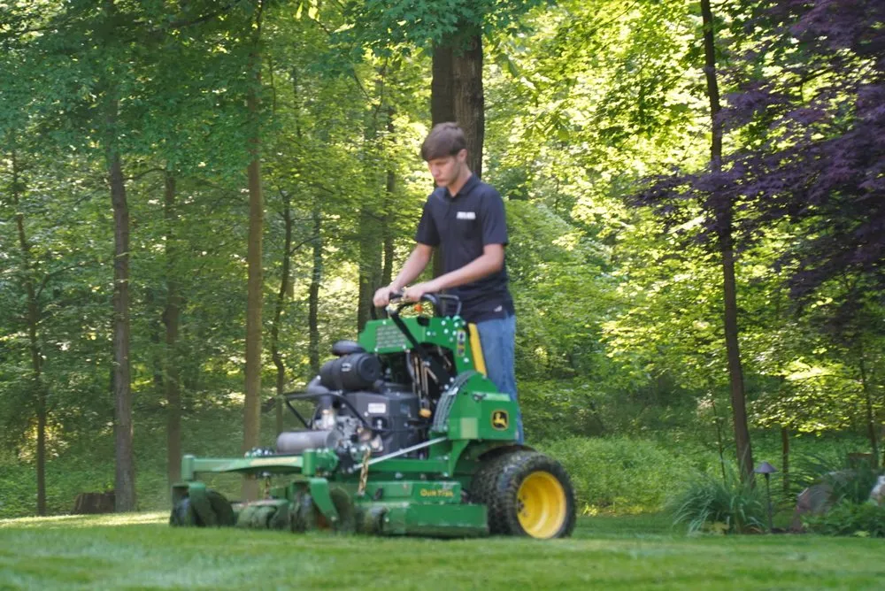 Local yard cleanup service experts serving Terre Haute, IN - Royal Acres Services