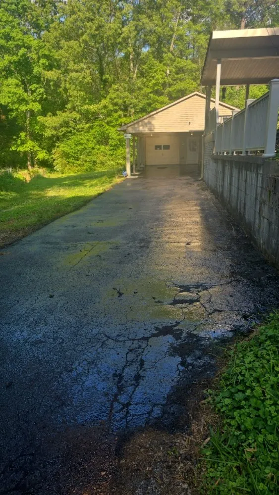 Professional lawn mowing service experts serving Hanceville, AL - Royal blue constructions