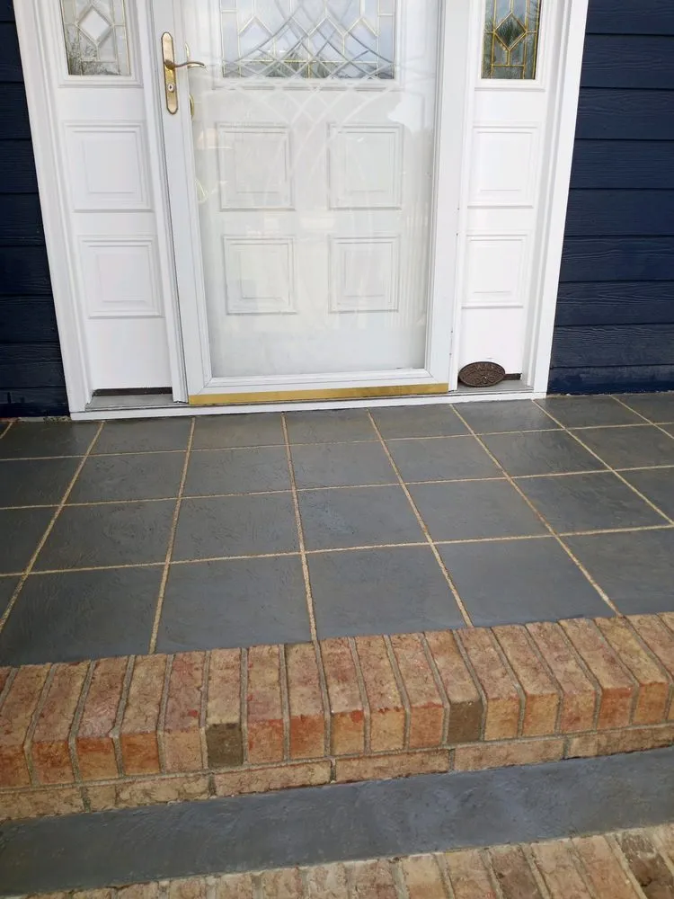 Expert lawn care service in New Bern, NC by Royal Coat