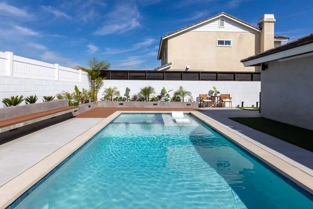 Reliable garden landscaping in Woodland Hills, CA - Royal Construction