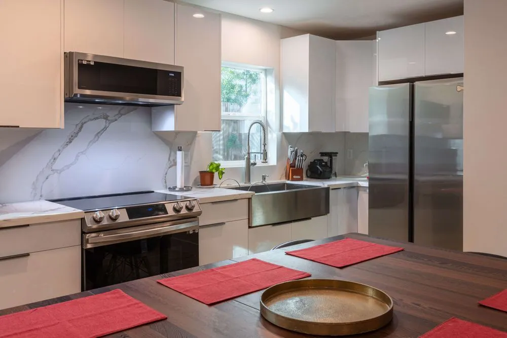 Reliable garden landscaping experts serving Woodland Hills, CA - Royal Construction