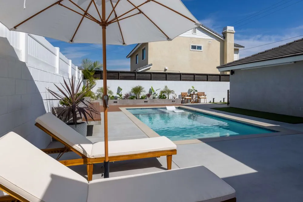 Top-rated landscape design in Woodland Hills, CA by Royal Construction