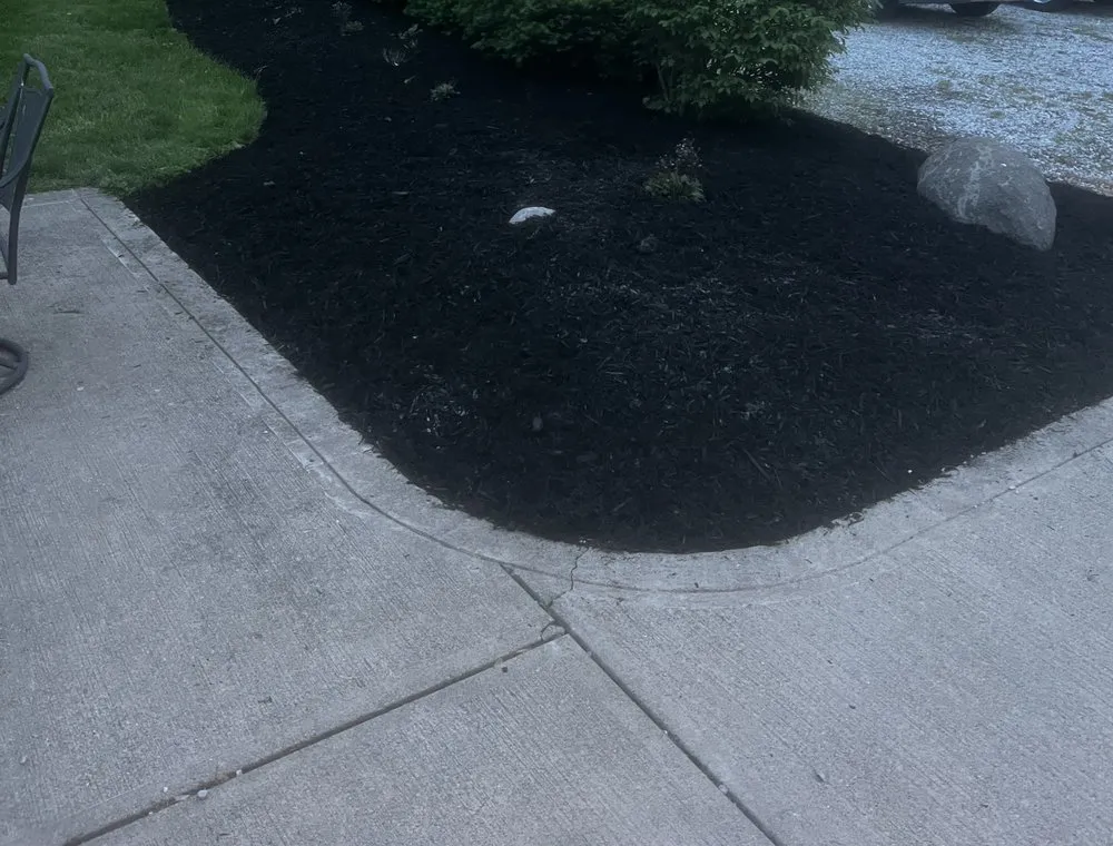 Local garden landscaping for beautiful yards across Columbus, OH - Royal Family Landscaping