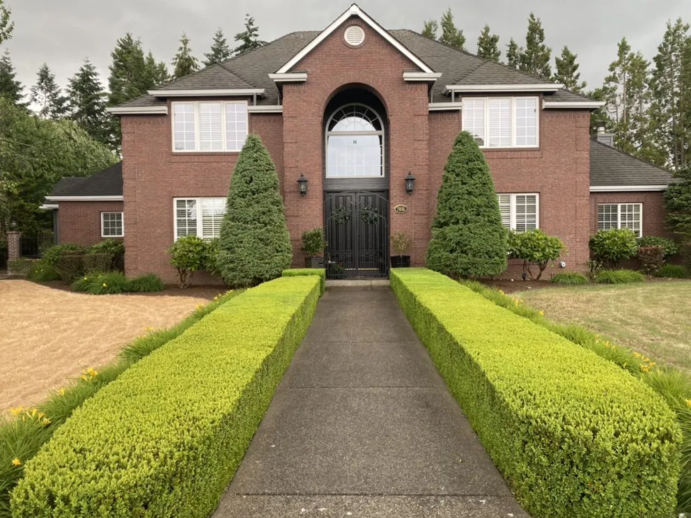 Reliable yard cleanup service in Keizer, OR by Royal Garden Lawn Maintenance
