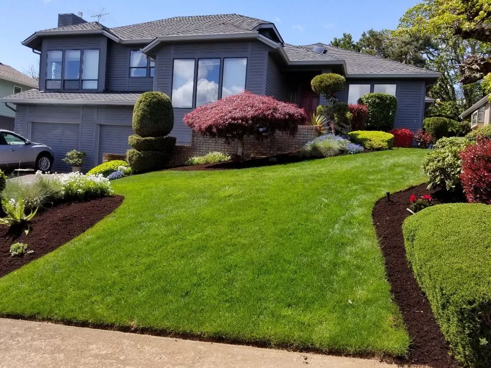 Local lawn mowing service in Keizer, OR by Royal Garden Lawn Maintenance