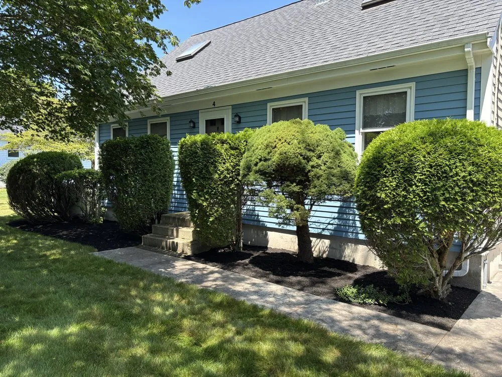 Affordable yard maintenance experts serving Warren, RI - Royal Gardens Landscape & Design