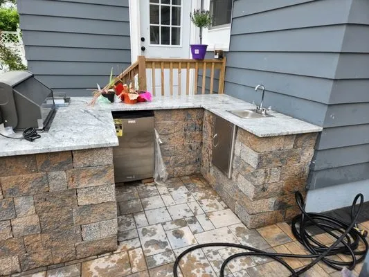 Royal Gardens Landscape Logo