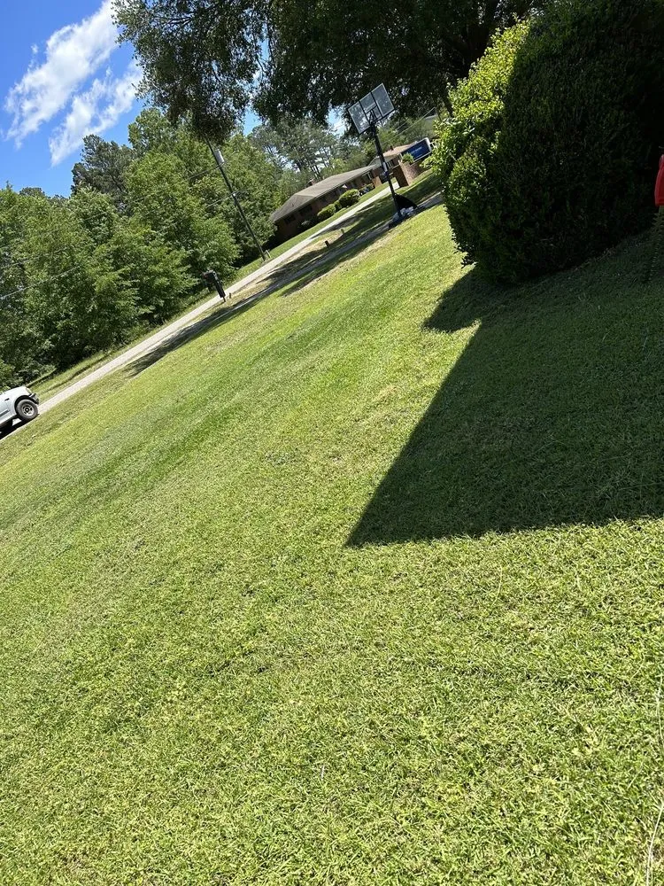 Top-rated garden landscaping near you in Raeford, NC by Royal green landscaping and lawn care