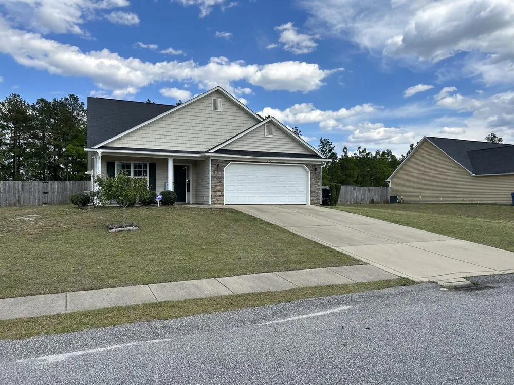 Reliable lawn mowing service experts serving Raeford, NC - Royal green landscaping and lawn care