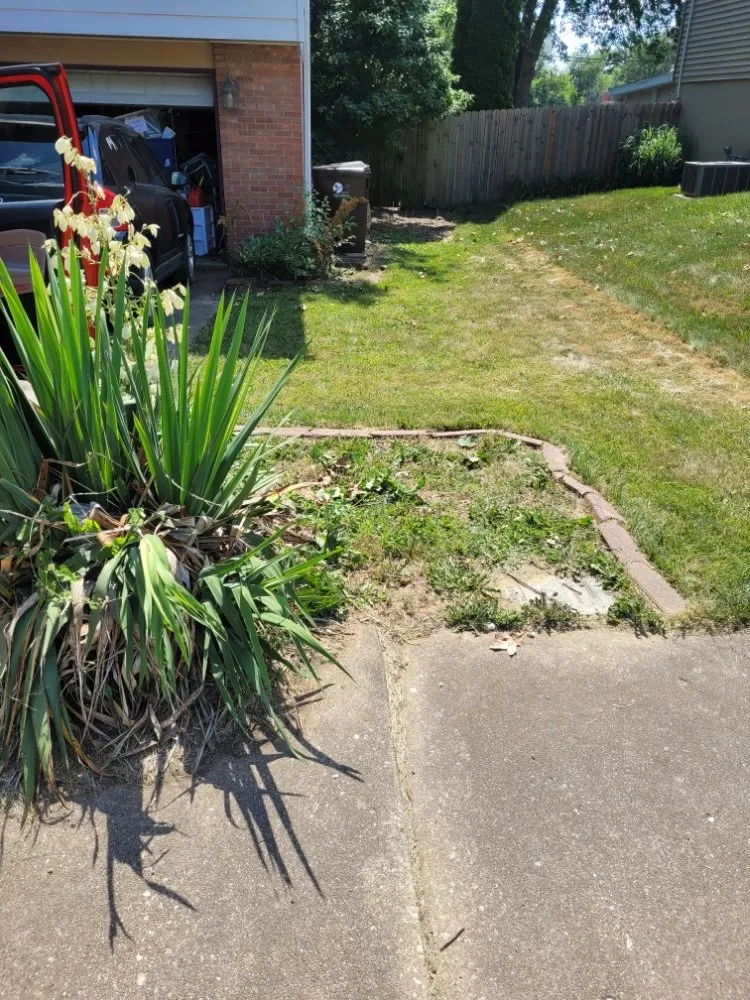 Reliable landscape design experts serving West Peoria, IL - Royal Green