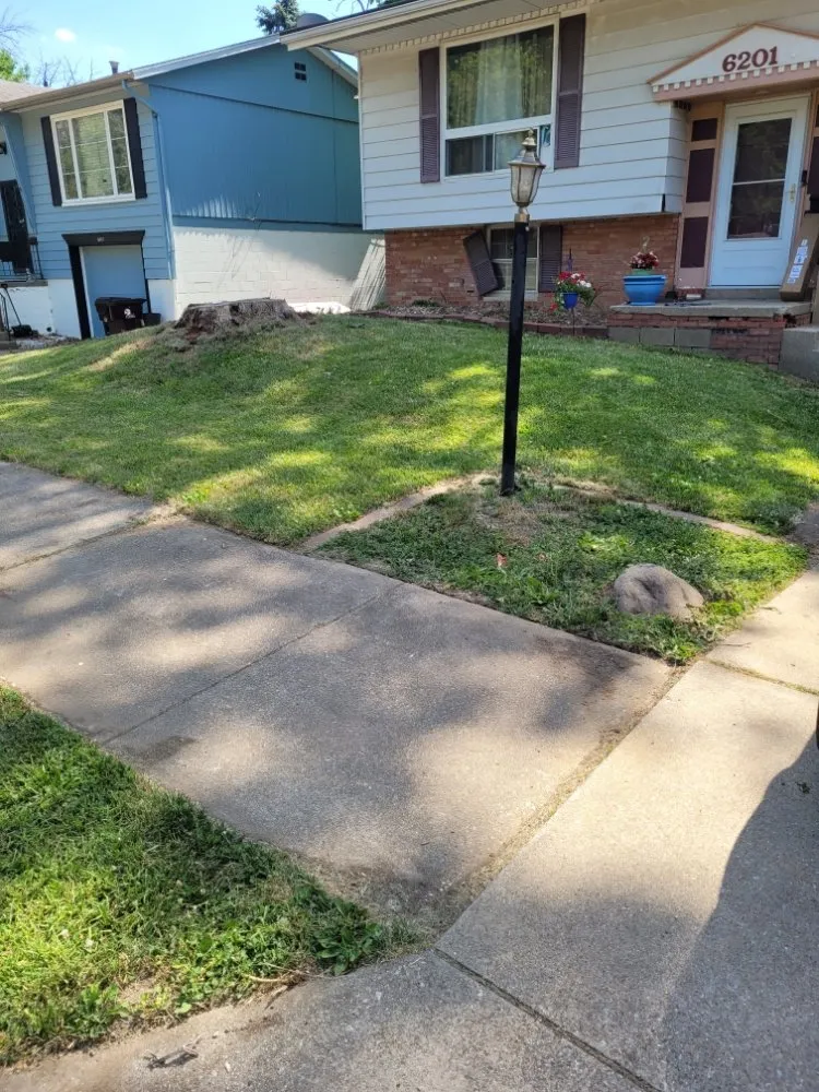 Top-rated outdoor landscaping in West Peoria, IL by Royal Green