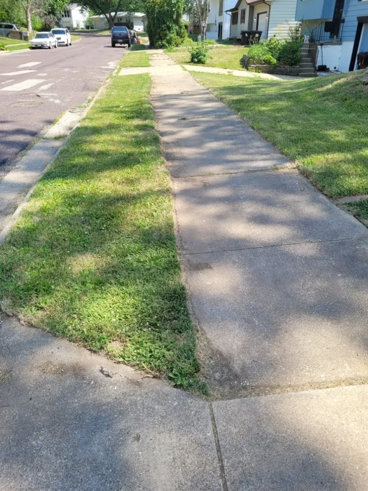 Local landscape design experts serving West Peoria, IL - Royal Green