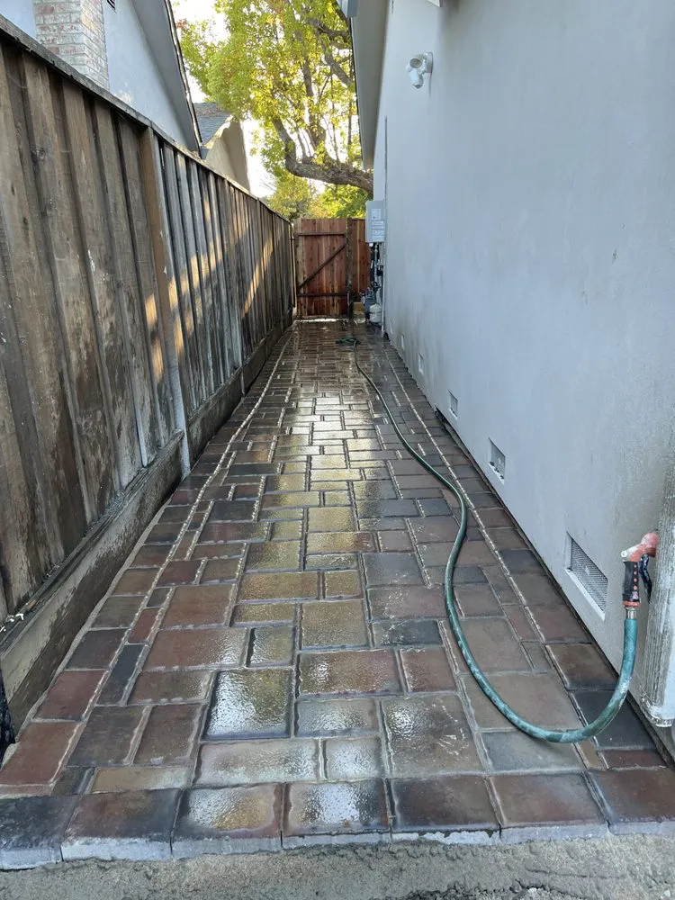 Top-rated landscaping services in East Palo Alto, CA by Royal Landscaping