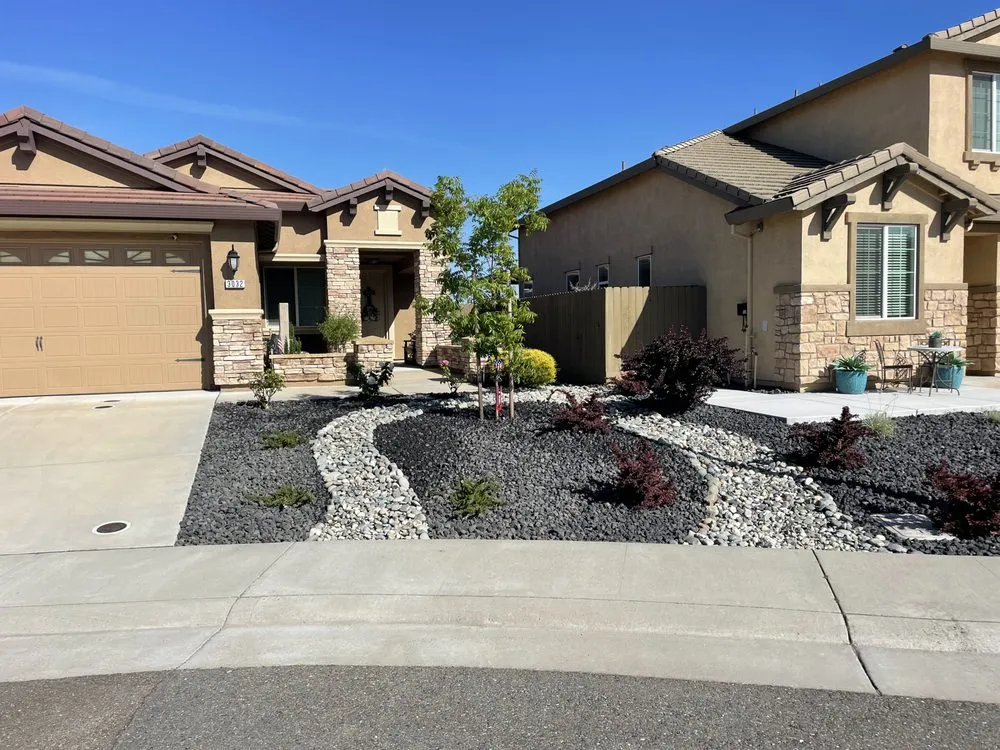 Professional outdoor landscaping in Elverta, CA by Royal Landscaping