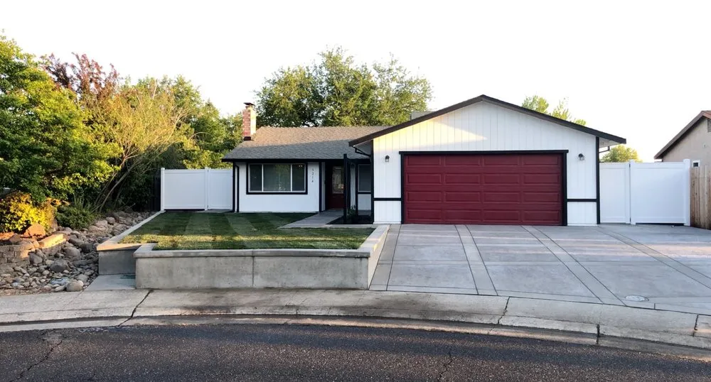 Local yard cleanup service for year-round maintenance in Elverta, CA by Royal Landscaping