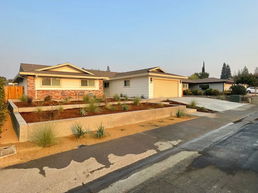 Local garden landscaping experts serving Elverta, CA - Royal Landscaping