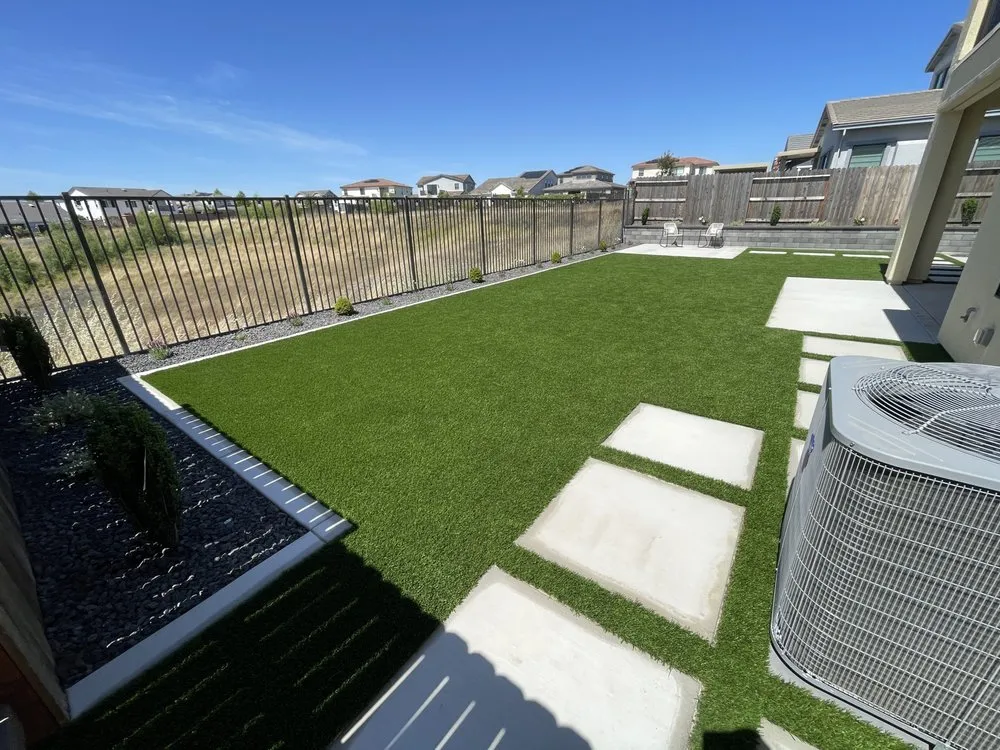 Top-rated lawn mowing service experts serving Elverta, CA - Royal Landscaping