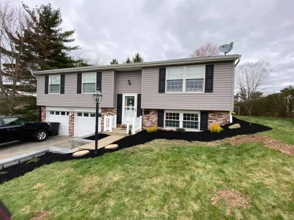 Local landscape installation experts serving Trafford, PA - Royal Landscaping