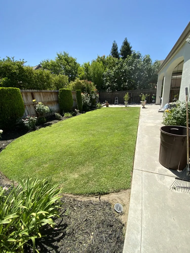 Custom lawn mowing service experts serving Fresno, CA - Royal Lawn Care