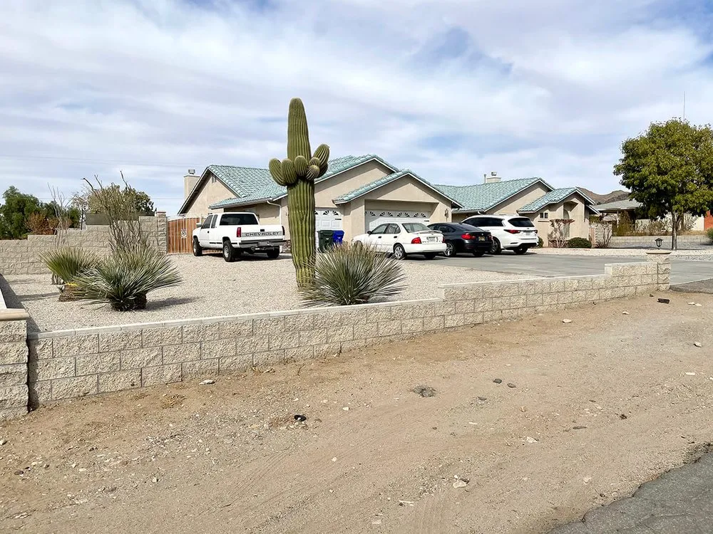 Professional garden landscaping experts serving Apple Valley, CA - Royal Lawn Maintainance