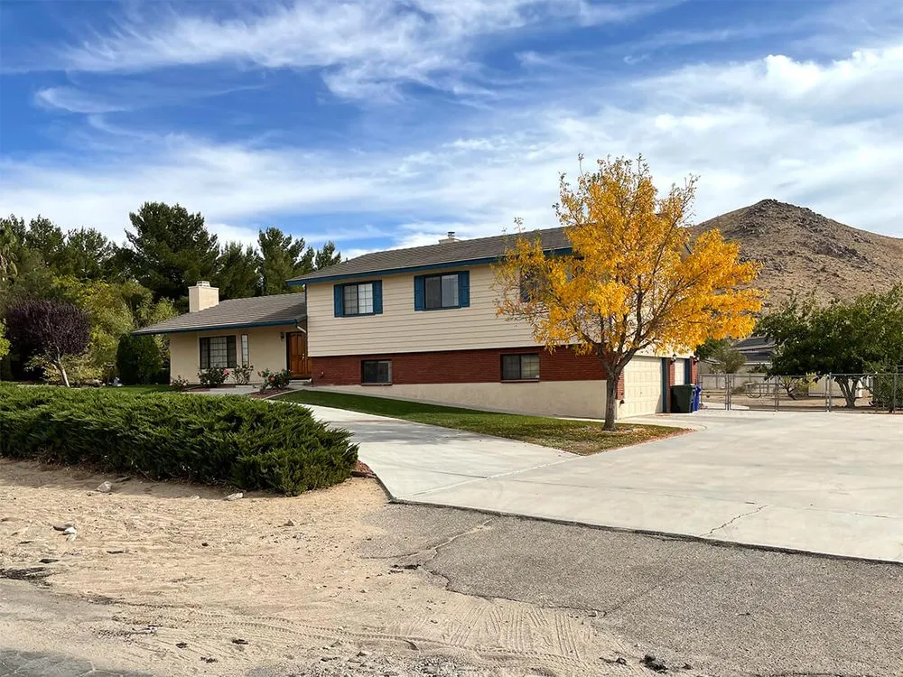 Expert garden landscaping for year-round maintenance in Apple Valley, CA by Royal Lawn Maintainance