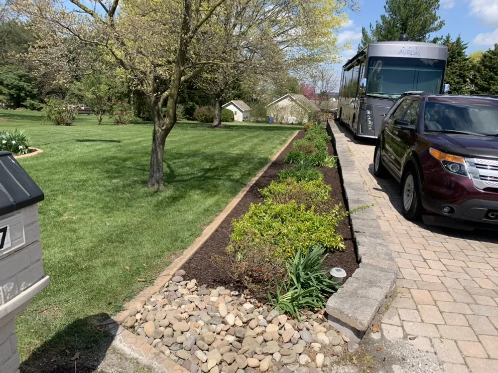 Professional landscape design experts serving New Oxford, PA - Royal Lawns