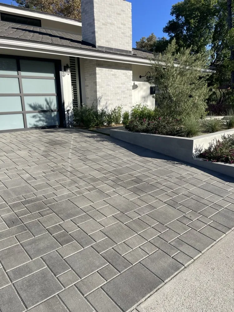 Trusted lawn mowing service experts serving San Fernando Valley, CA - Royal M Hardscaping