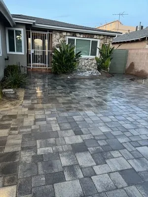 Royal M Hardscaping Logo