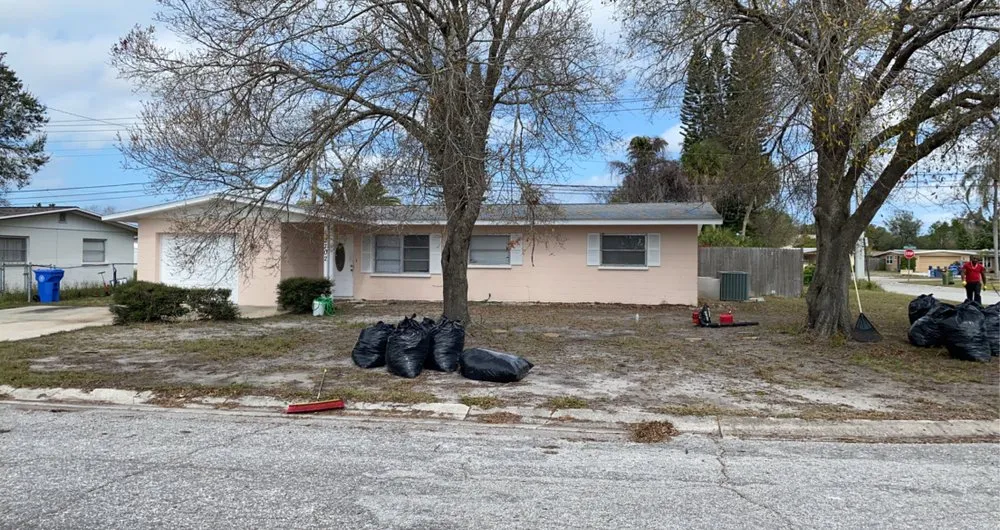 Expert yard maintenance for residential properties in Sarasota, FL by Royal Manasota Home Solutions