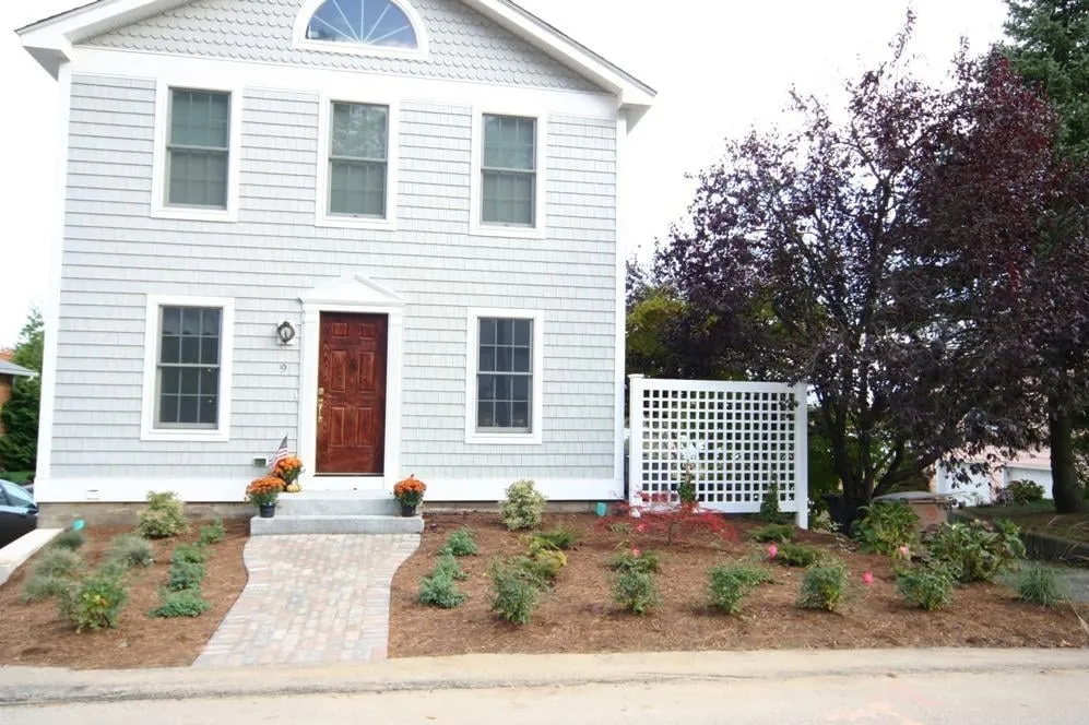 Reliable lawn care service experts serving Madison, CT - Royal Oak Landscape