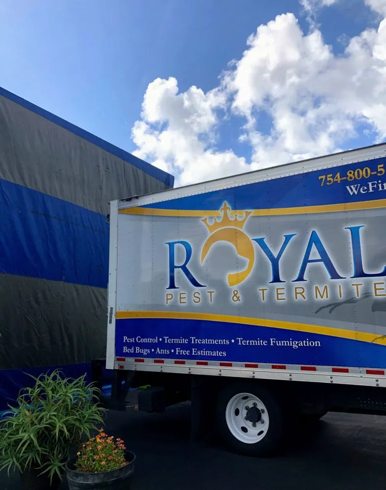 Custom garden landscaping in Pembroke Pines, FL - Royal Pest & Termite