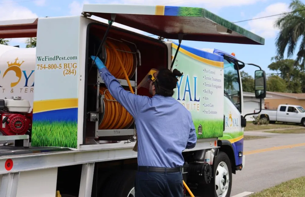 Top-rated lawn care service in Pembroke Pines, FL by Royal Pest & Termite