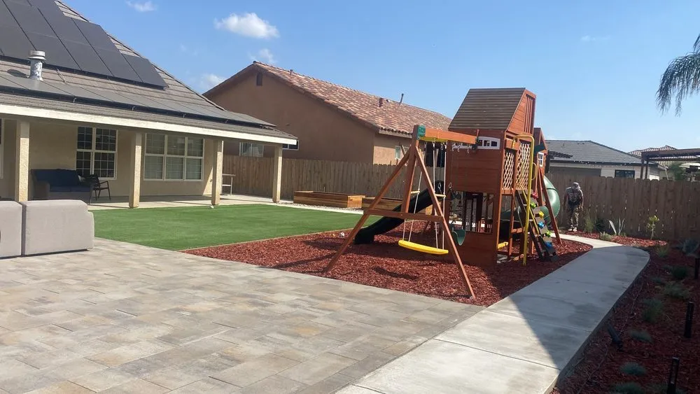 Reliable lawn care service in Clovis, CA - Royal Place Services