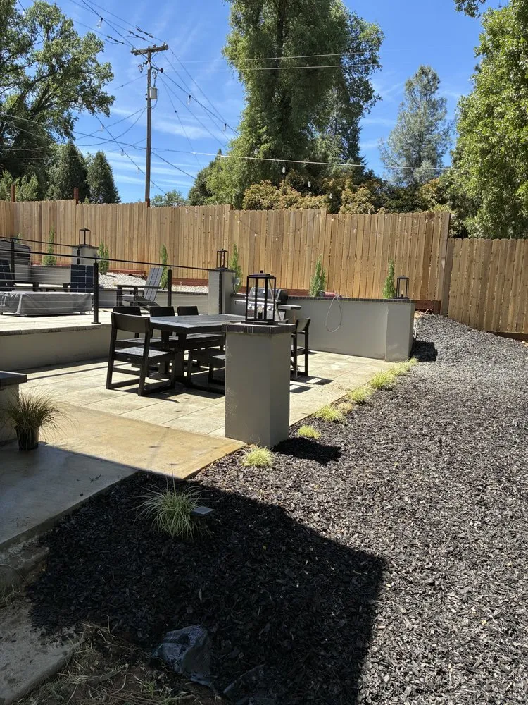 Reliable yard cleanup service near you in Clovis, CA by Royal Place Services